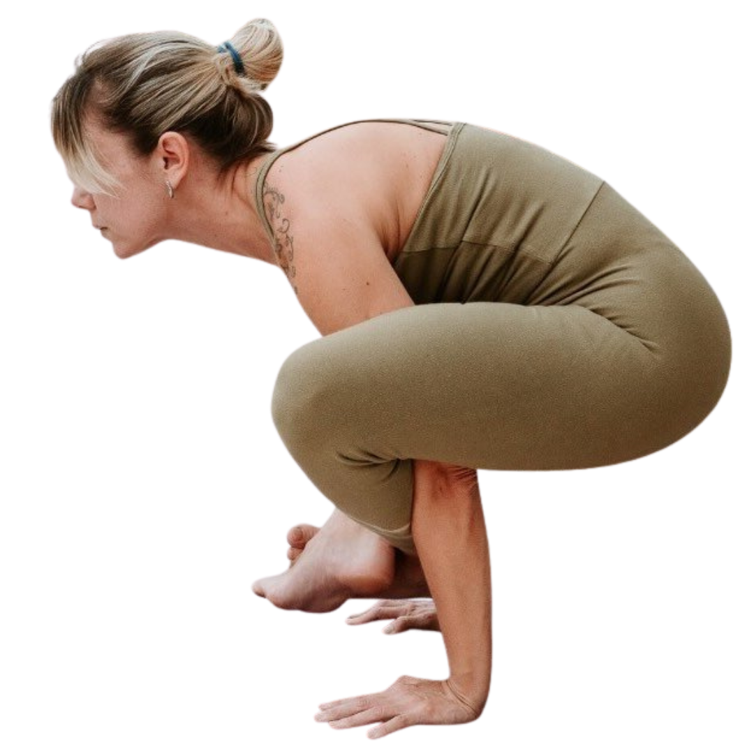 Malu Castro conduzindo aula de Yoga